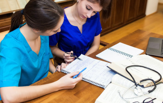 Ausgabe 08/19: Pflegeausbildungen werden neu geordnet